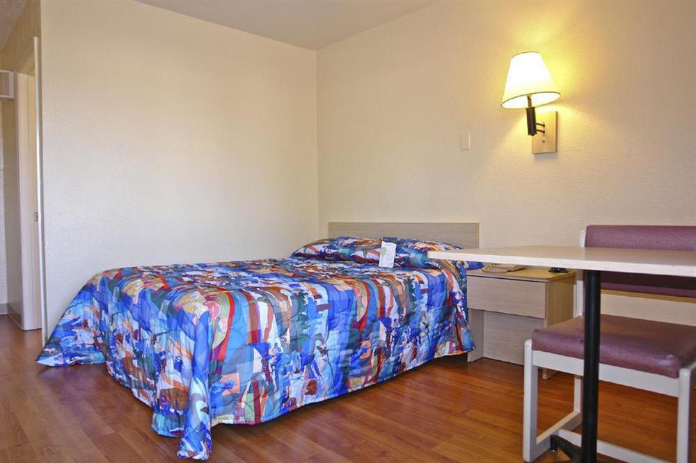 Motel 6-Austin, Tx - North Room photo